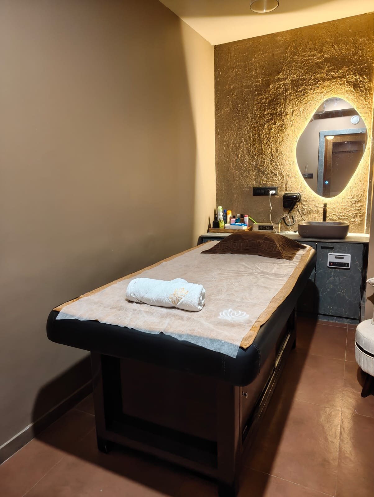 Austin Spa In Thane West