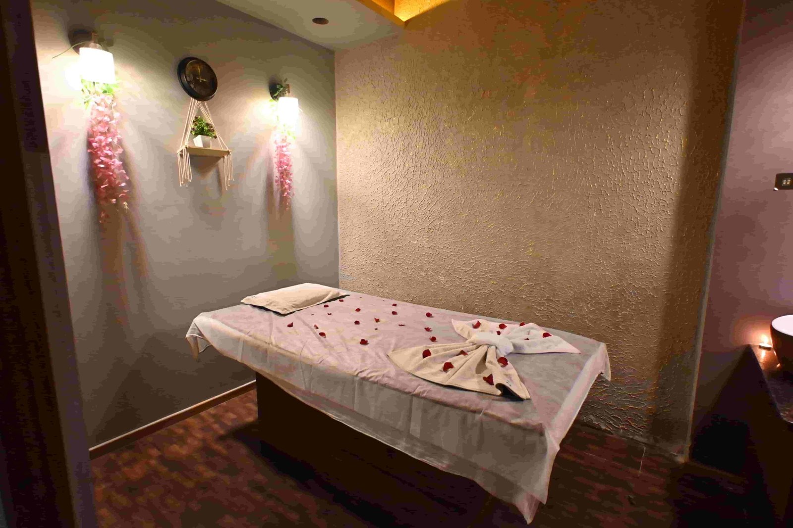 Royal Oak Spa Kharghar